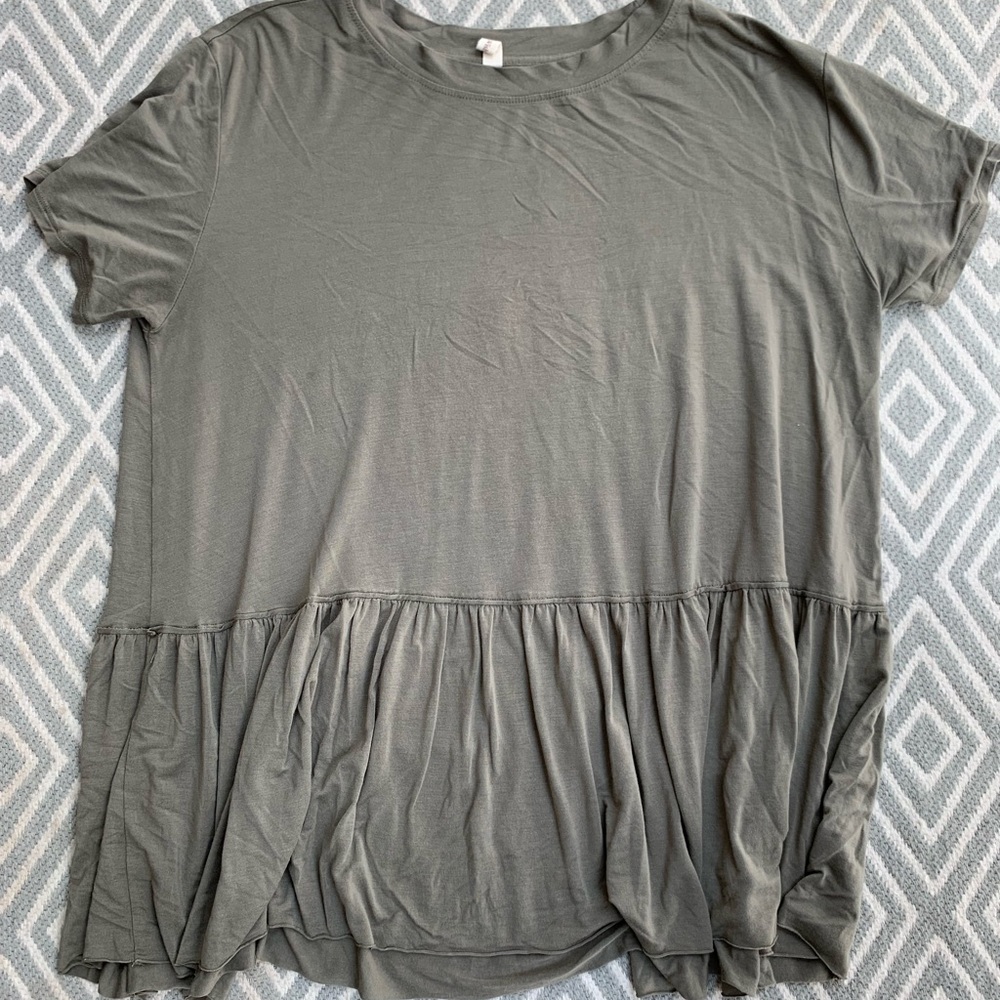 Boutique peplum top size L